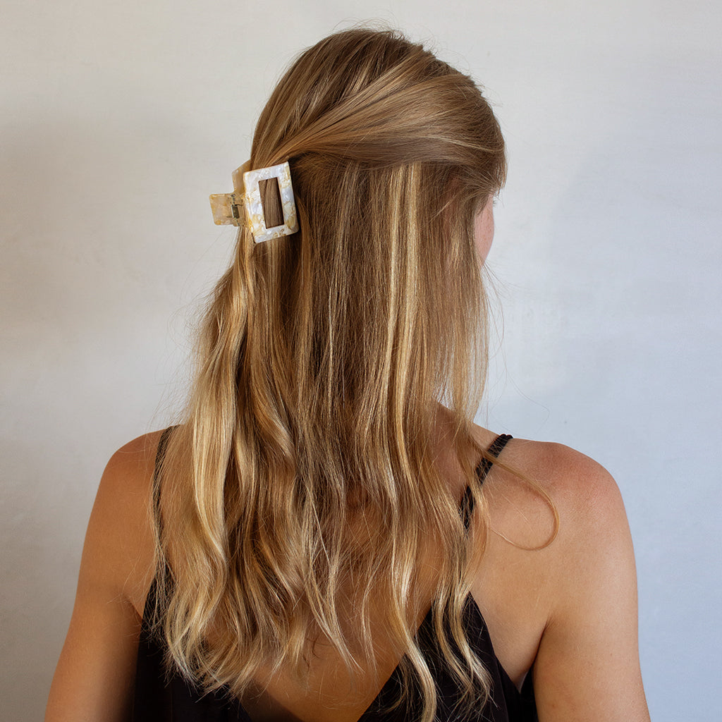 Juna Beige Haarklammer für Half-up-Frisur